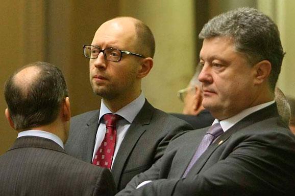 Yatseniuk puts Poroshenko in check