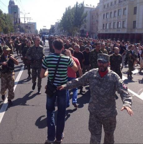 Terrorists march Ukrainian POWs through “corridor of shame” in Donetsk ~~