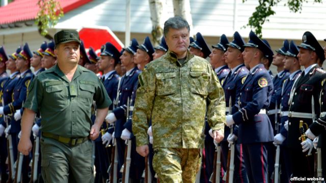 Expert: Martial law will not force the government to work in a military fashion