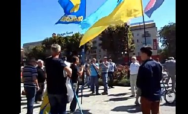 Kherson: Residents Kick Out “pro Russian protesters”