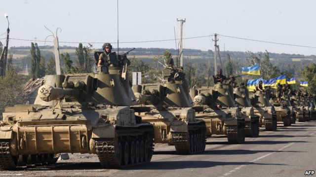 Ukrainian troops are being armed in a quick but disorganized fashion