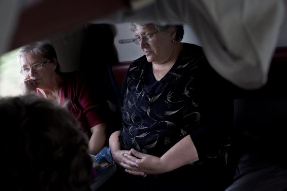 Refugees return from Russia to their abandoned homes in Ukraine