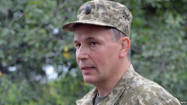 Who is clothing the army: the state or the volunteers?