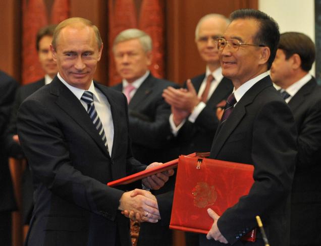 Putin “leading Russia into Chinese slavery” – Nemtsov