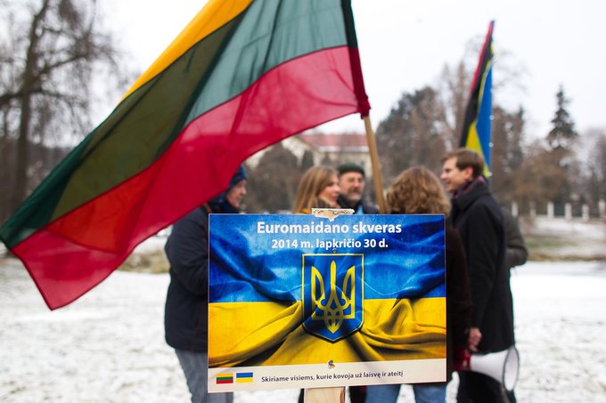 Lithuanians want to rename public square in front of Russian embassy by name of Euromaidan