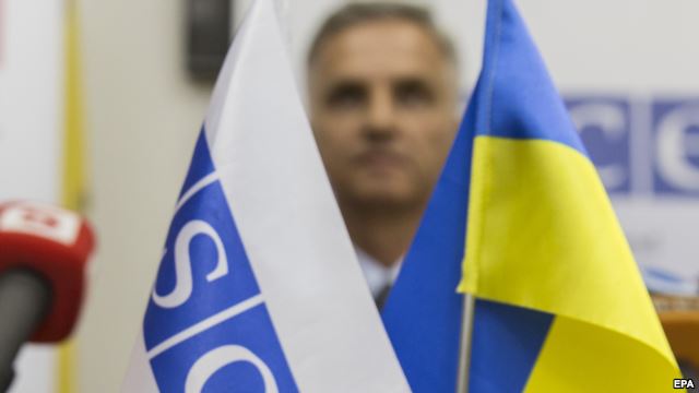 Ukraine and Russia discuss ceasefire in Donetsk airport