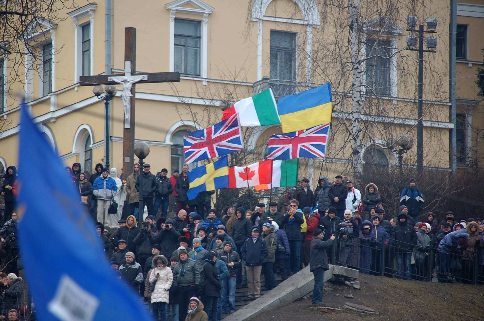 Kyiv’s expats march in solidarity with Euromaidan on its first anniversary ~~