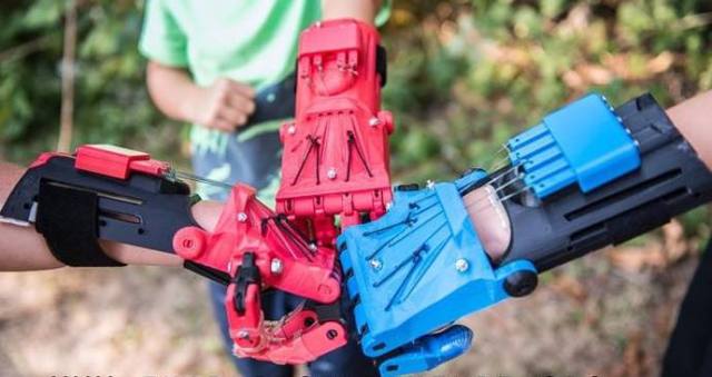 “Give a hand to Ukraine”: an initiative to give free prosthetic hands to Ukrainians that suffered from the Russian invasion
