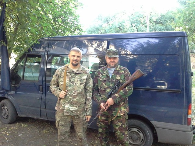 Right Sector fighter: regular army arms us, bypassing official system