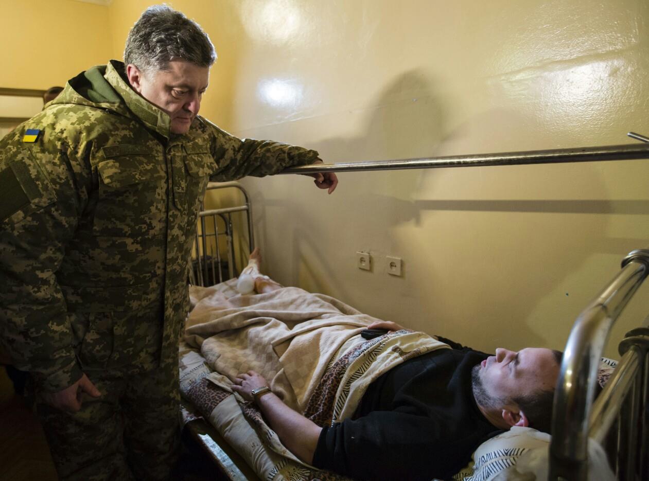 French philosopher Bernard-Henri Levy flies to Kramatorsk with Poroshenko to support Ukrainians ~~