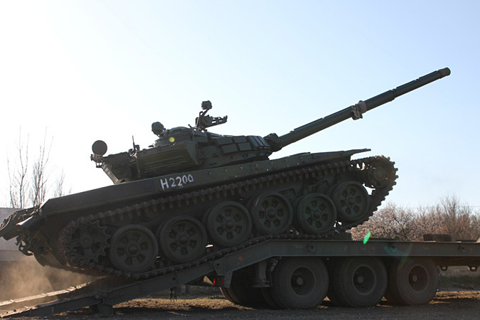 Russian tank near Ukrainian border