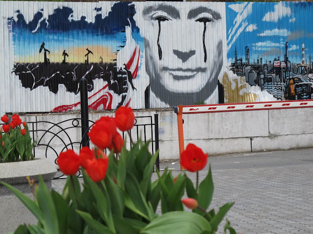 A Putin graffiti in front of Perm's Gazprom office. (Image courtesy of starcom68.livejournal.com)