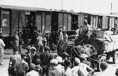 Deportation of Crimean Tartars, May 1944 (Image: cidct.org.ua)