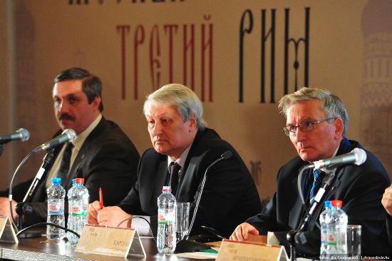 Leonid Reshetnikov speaking at the "Moscow the Third Rome" conference November 11, 2014. (Image: Dmitry Glivinsky pravoslaviye.ru)