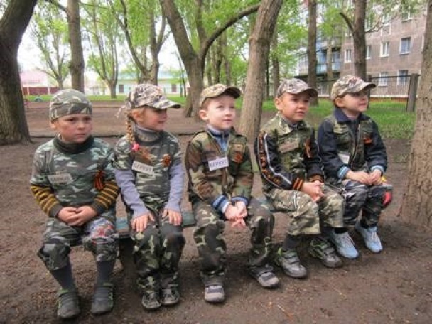 "Military exercises" for daycare children in the city of Gorlivka in the Russia-occupied Donbas (Image: tsn.ua)