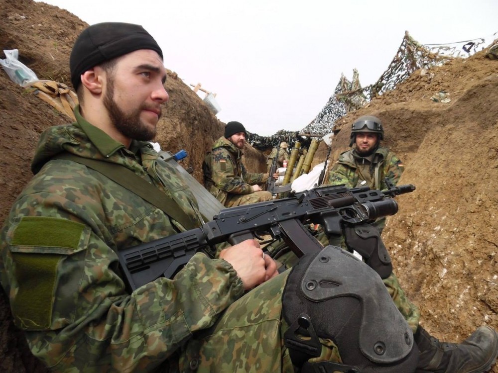 Russian forces and proxies attack Shyrokyne with heavy artillery banned by Minsk agreements