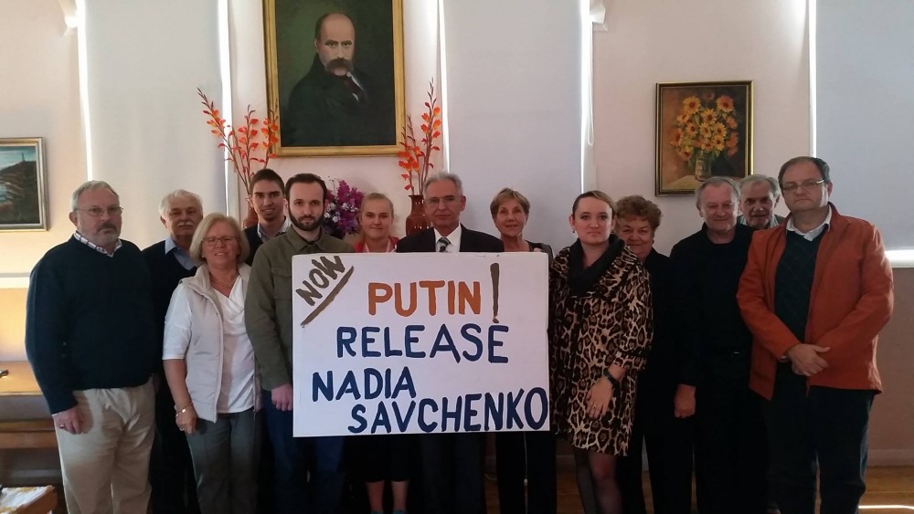 Worldwide grassroots support for Nadiya Savchenko on her birthday, May 11 ~~