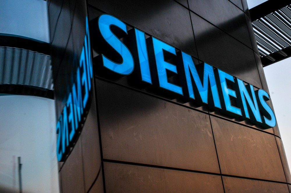 Siemens set to violate sanctions regime, helping build power stations in Crimea