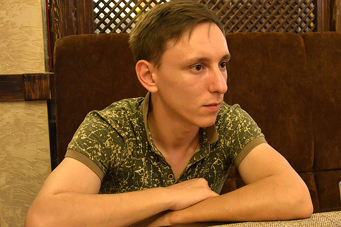 Alexander Yenenko being interviewed by journalists of the Russian newspaper Gazeta.ru. Alexander is a Russian professional soldier who is criminally charged for desertion for refusing to enlist into "volunteer" Russian military force in the Donbas (Image: Gazeta.ru)