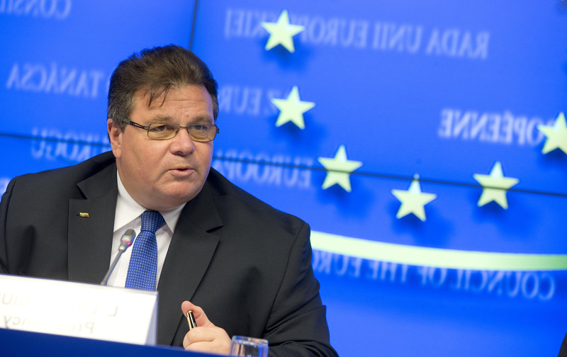 Linas Linkevicius: A [Russian] T-90 tank in Ukraine isn’t just a "vehicle". A lie is not an alternative point of view. Propaganda is not a legitimate form of public diplomacy. (Image: eu2013.lt)