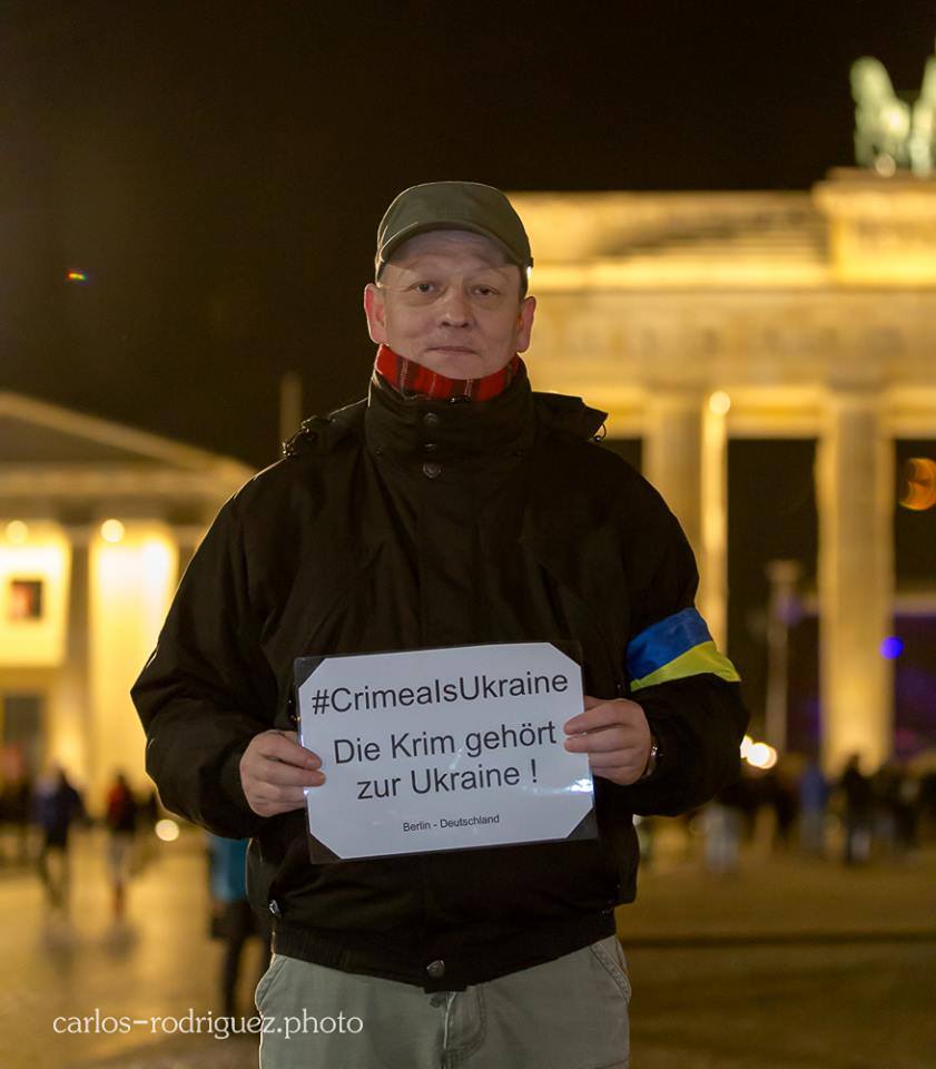 Anti-award atlas of #CrimeaIsUkraine selfies to be presented to French publisher on Christmas ~~