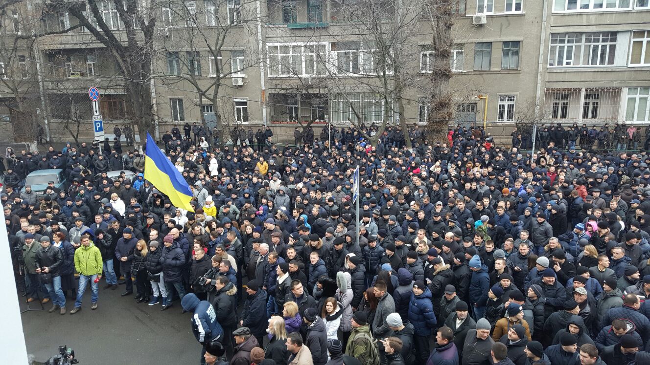 Ukraine’s fired policemen protest police reform