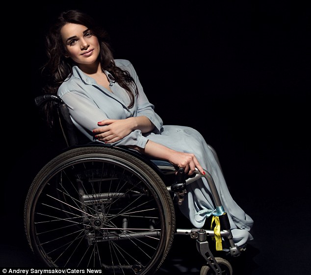 Disabled model Oleksandra Kutas chooses catwalk