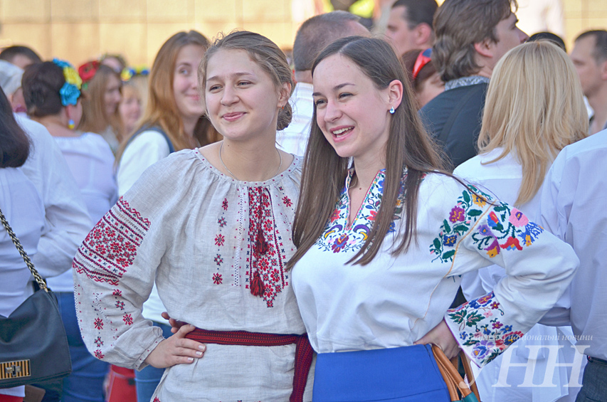 5 ways to wear Ukrainian vyshyvanka