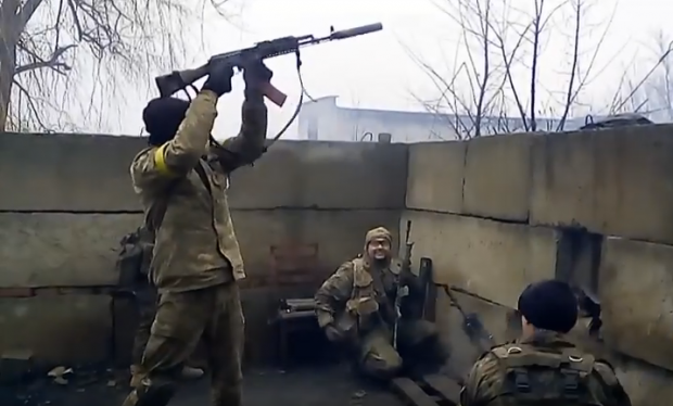 Ukrainian army shooting back at Russia-backed militants in Avdiivka, Donetsk Oblast. April 2016. Source: YouTube