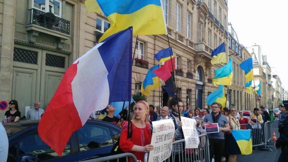 How France is undermining the sanctions against Russia