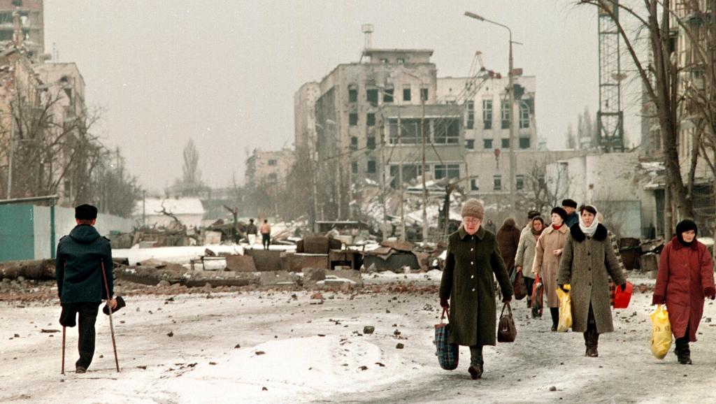 Streets of Chechen capitol Grozny in February 1996. (Image: AFP/ Alexander Nemenov)