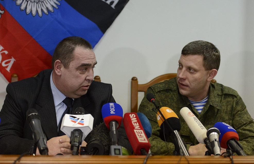 Ihor Plotnitsky and Oleksandr Zakharchenko, the heads of the Russian puppet administrations in the occupied territories of Luhansk and Donetsk oblast, so-called "LNR" and "DNR," some time before the Plotnitsky assassination attempt (Image: TASS)