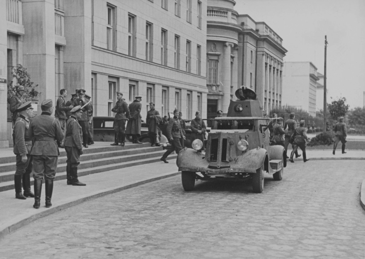 Armored vehicle БА-20 of the 29th Soviet Tank Brigade in occupied Brest during talks between Soviet and German invaders (nationaalarchief.nl)