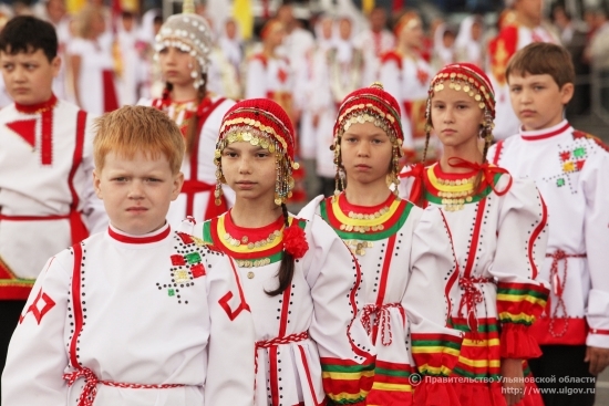 Chuvash children celebrating Akatuy, the Chuvash ancient festival of land fertility (Image: gov.cap.ru)