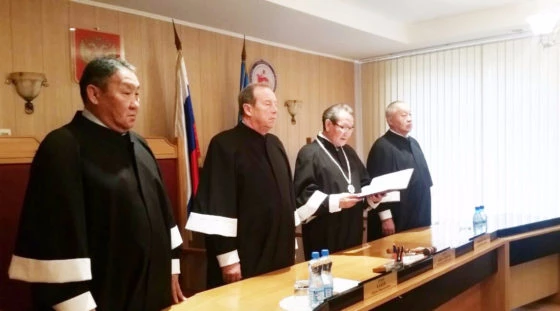 The Republic of Sakha (Yakutia) Constitutional Court reading the decision (Image: sakhalife.ru)