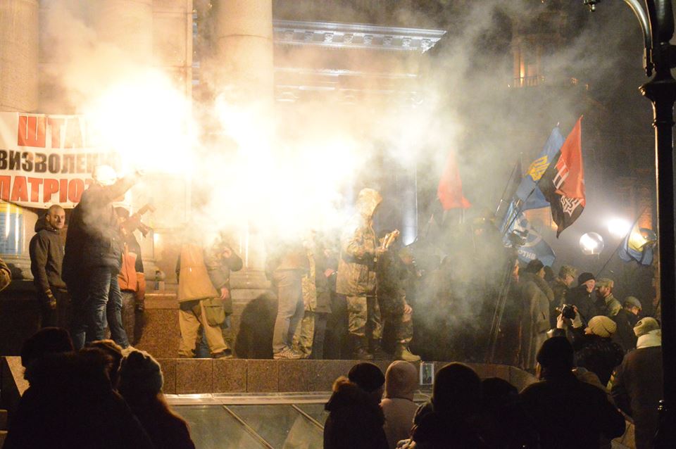 Protesters are burning fires