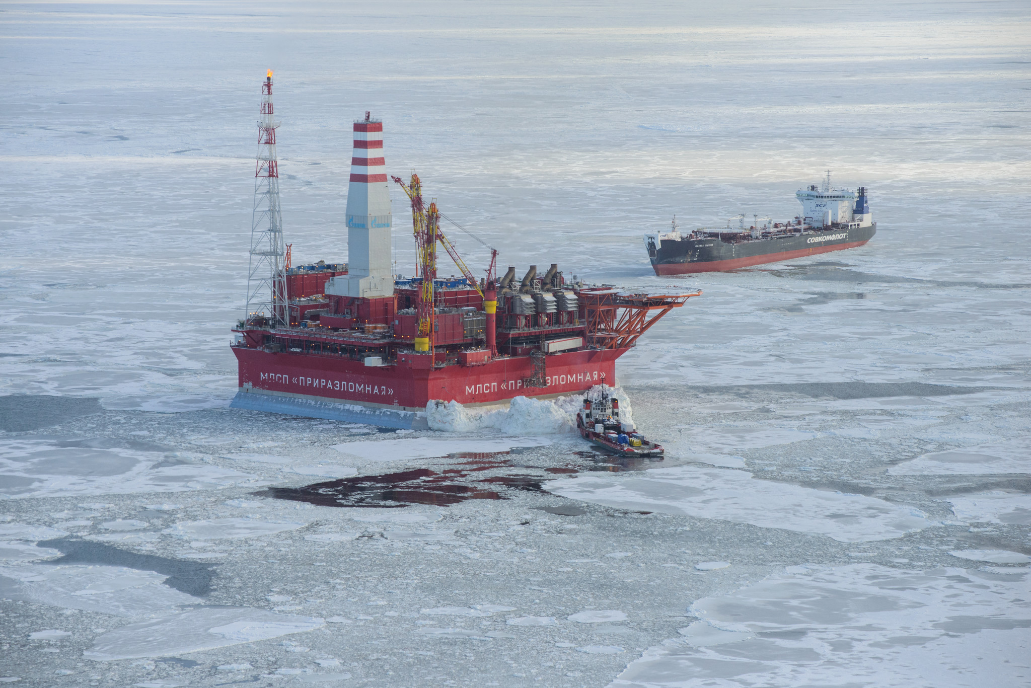 A Gazprom oil production platform in the Arctic. Severe climatic conditions and remoteness drive up the cost of Russian oil. (Image: Gazprom)