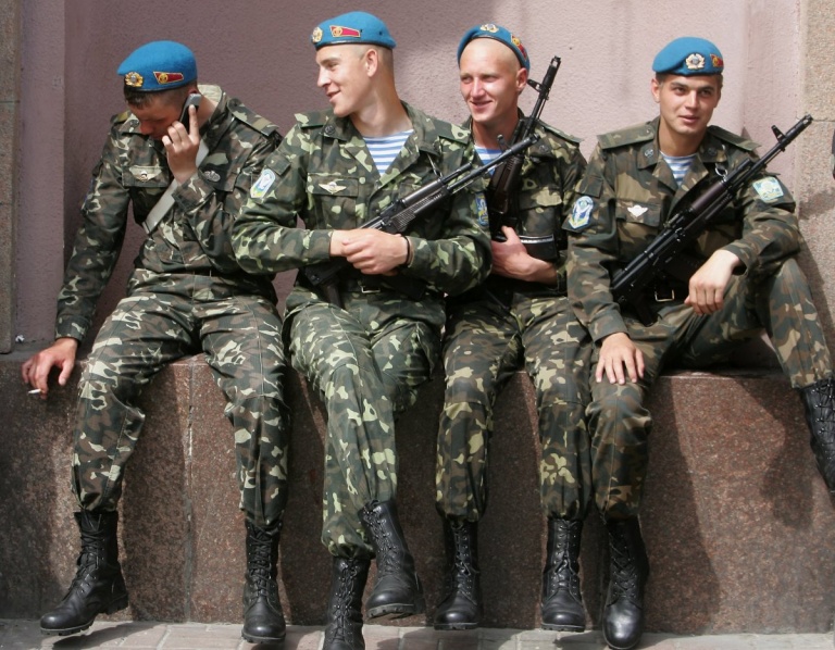 Can Kyiv Defend Itself? Illusions About and Options for Securing Ukraine’s Future