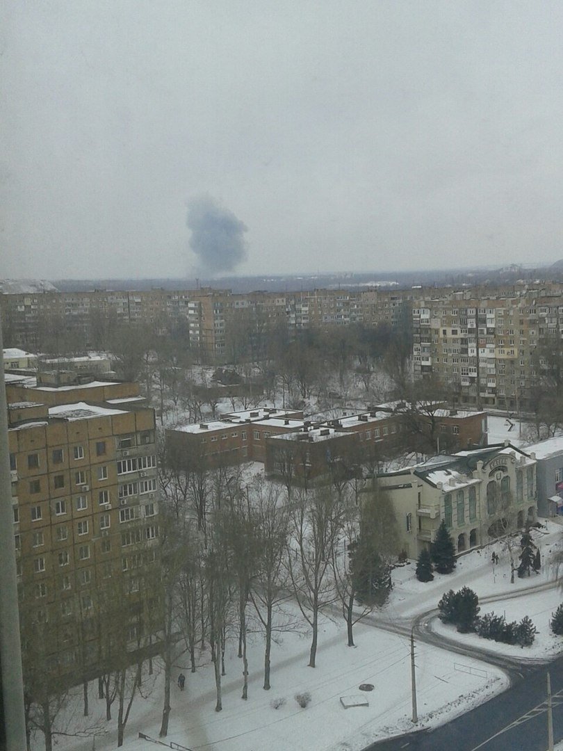 Donbas report: explosion in Donetsk, 52 attacks, no military casualties, Alchevsk stops iron production ~~