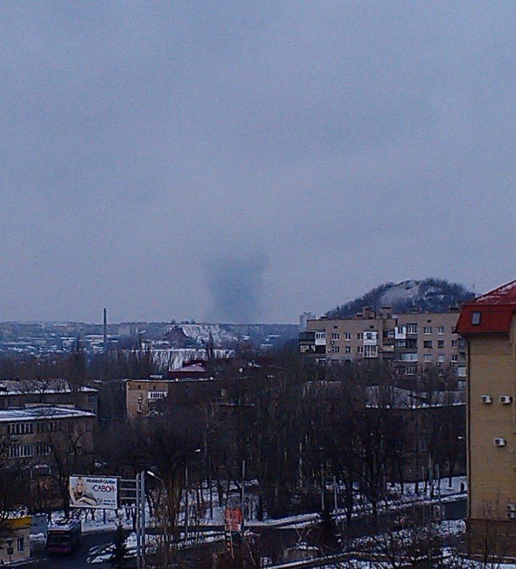 Donbas report: explosion in Donetsk, 52 attacks, no military casualties, Alchevsk stops iron production ~~