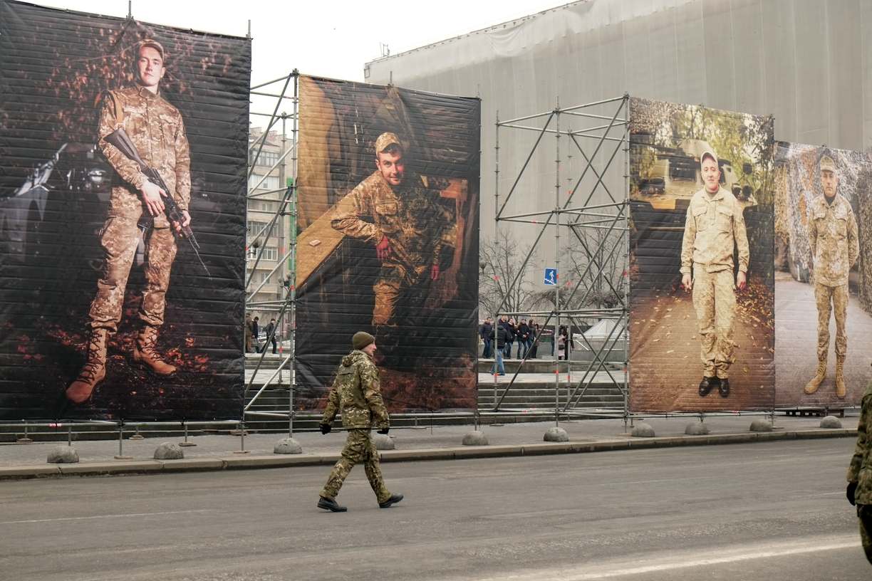Ukrainians commemorate Heaven’s Hundred Heroes massacred three years ago on Euromaidan| PHOTOS ~~