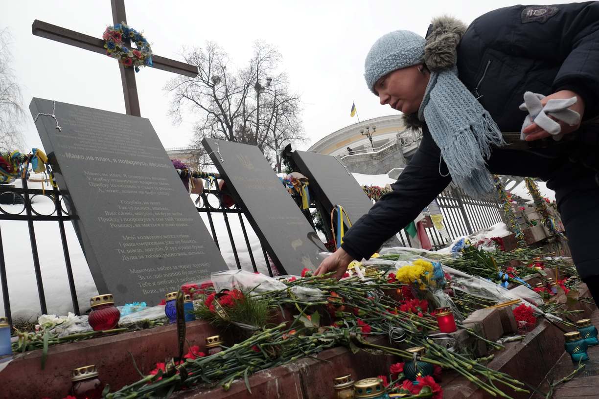 Ukrainians commemorate Heaven’s Hundred Heroes massacred three years ago on Euromaidan| PHOTOS