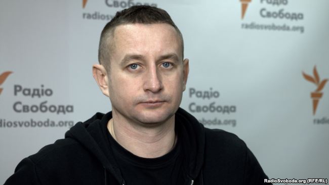 Why was a renowned Ukrainian writer detained in Belarus?