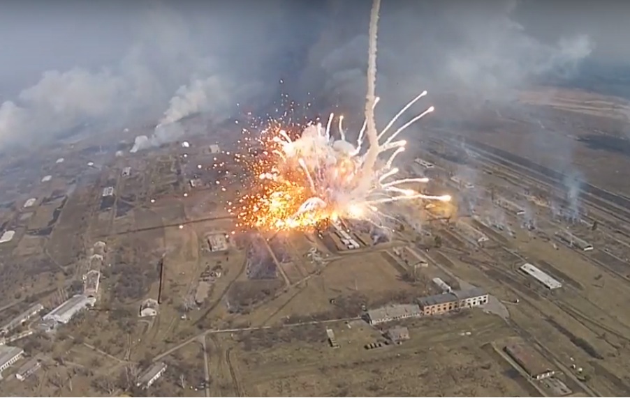 The Balakliya ammunition depot explosion (Image: zn.ua)