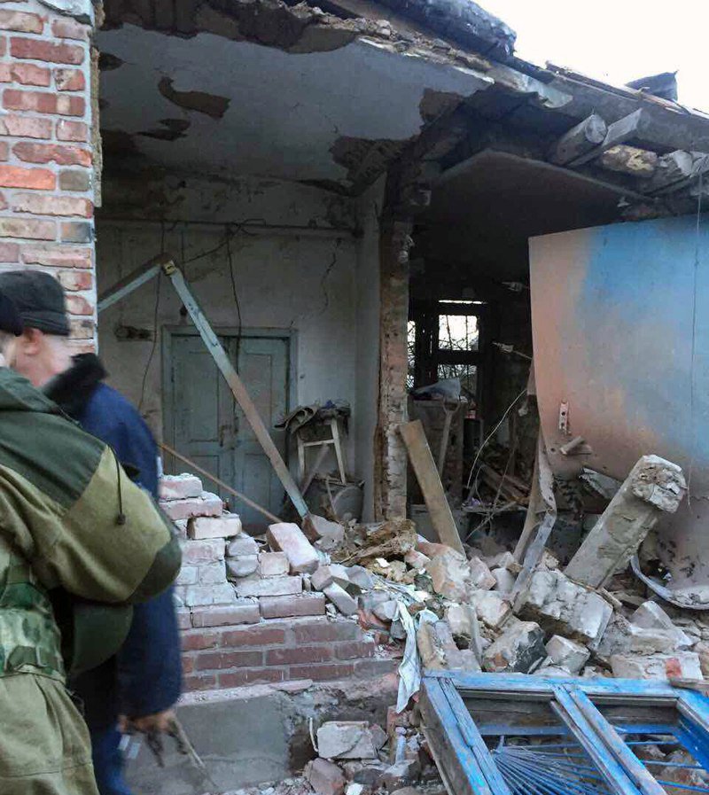 Avdiivka attacked, OSCE under shelling, 2 soldiers killed in 157 attacks over 2 days #DonbasReports ~~