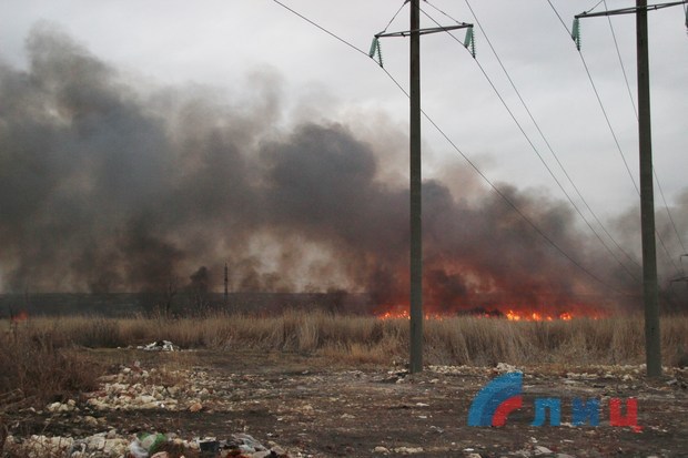 Avdiivka attacked, OSCE under shelling, 2 soldiers killed in 157 attacks over 2 days #DonbasReports ~~