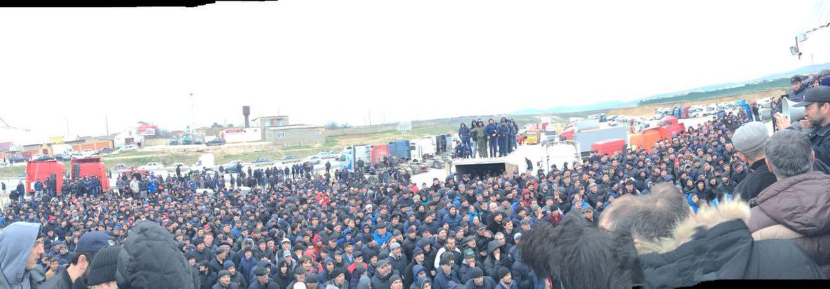 The strike of Daghestani truckers in April 2017 (Image: Arseniy Vesnin)
