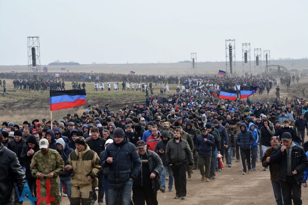 7 wounded in 2 days. OSCE UAV attacked. Thousands herded to “mobilization assembly” near Donetsk #DonbasReports ~~