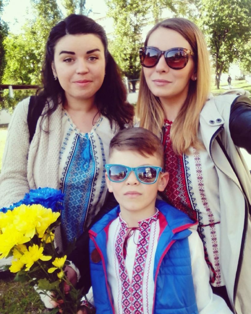 Vyshyvanka Day: Ukrainians celebrate the day of the national embroidered shirt ~~
