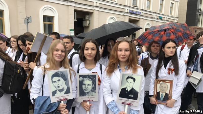 Russia’s exported “Immortal Regiment” marches accused of being part of hybrid war against Ukraine ~~